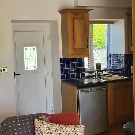 Semesterbostad The Wee House - An Teach Beag