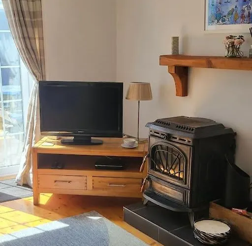 The Wee House - An Teach Beag *